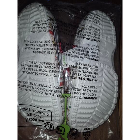 Crocs X Peanuts Snoopy Charlie Brown Clog 208629-94S Mens Size 12 NWT W/ Jibbitz